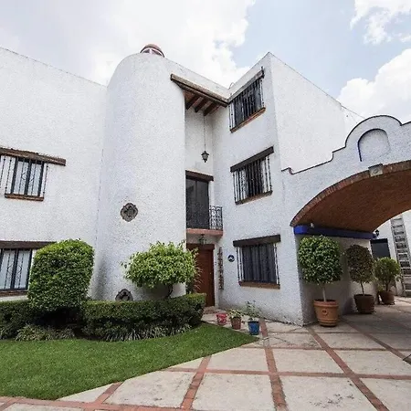 Villa Casa Ayvar. Espectacular Villa Colonial En El Corazon De Coyoacan.